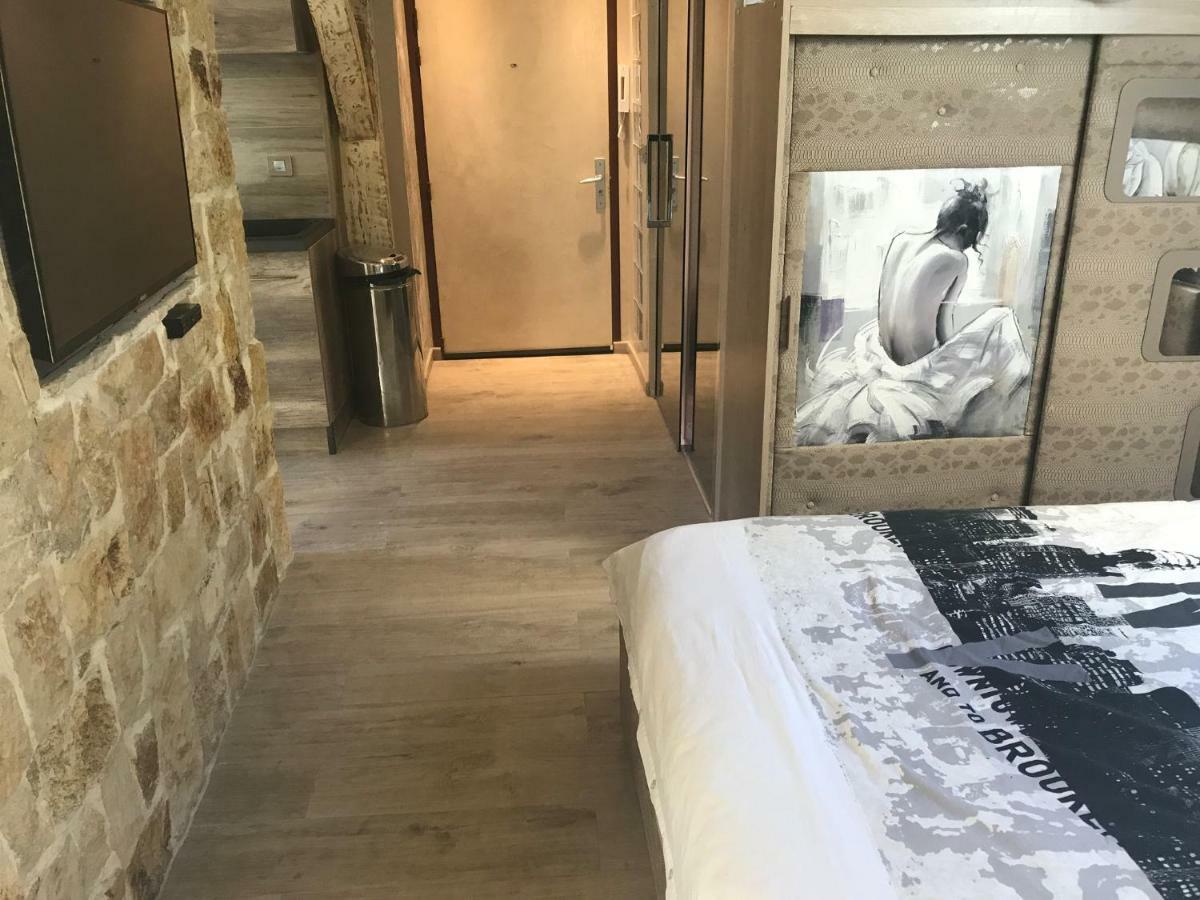 Love Room Jacuzzi Croisette คานส์ ภายนอก รูปภาพ